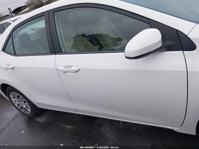 5YFBURHE6HP572144 Toyota COROLLA LE