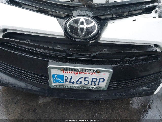 5YFBURHE6HP572144 Toyota COROLLA LE