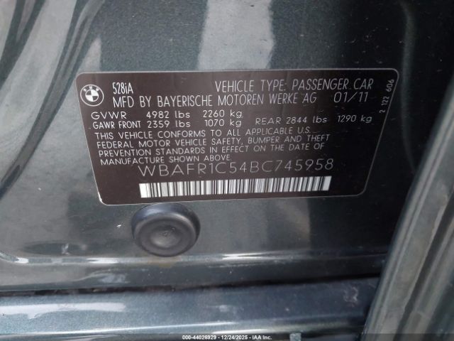 2011 BMW 528I WBAFR1C54BC745958 Photo 8