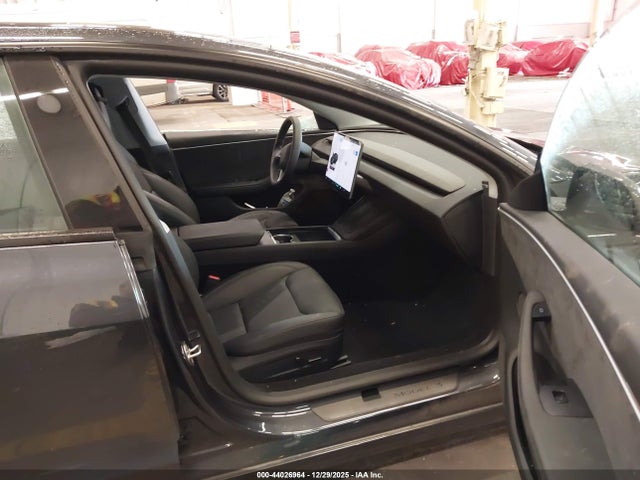 2025 TESLA MODEL 3 5YJ3E1EBXSF967346 Photo 4