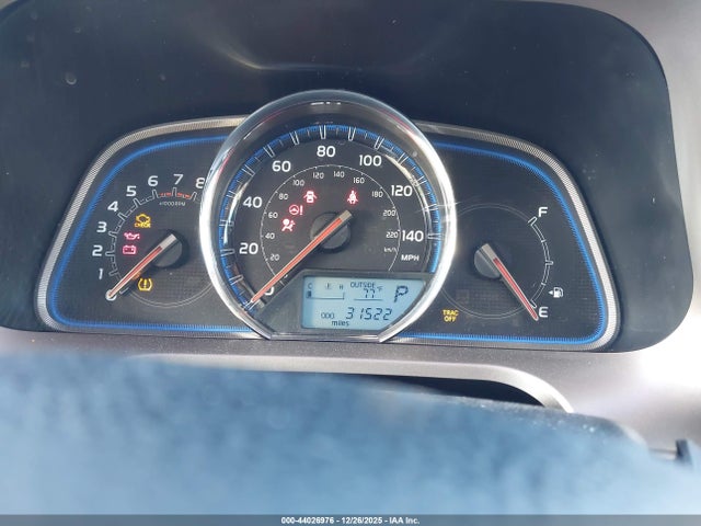 Toyota Rav4 Limited 2015 JTMYFREV8FJ046253 Image 7