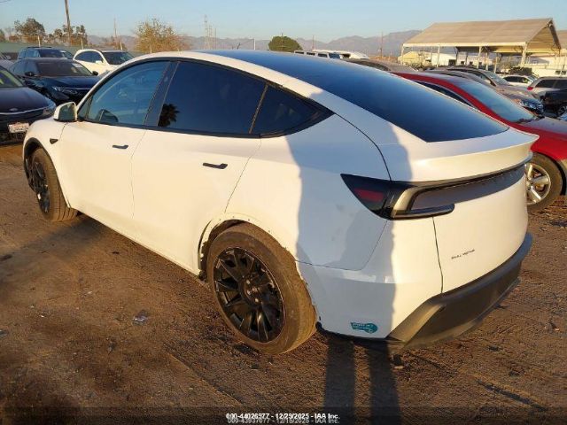 2026 TESLA MODEL Y 7SAYGDEE8TF331279 Photo 2