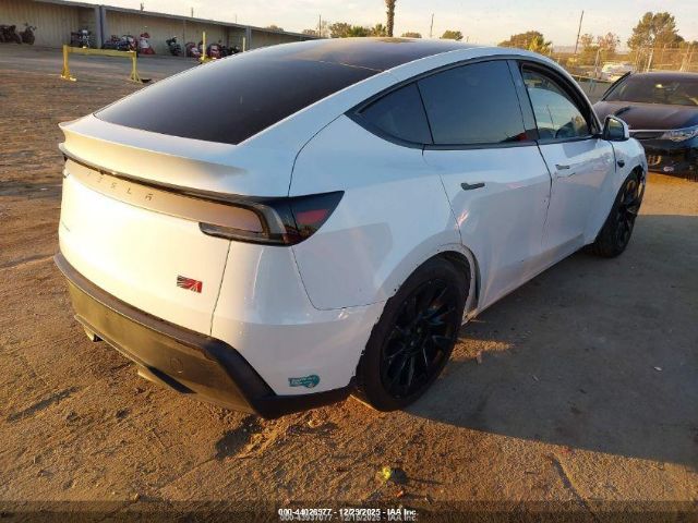 2026 TESLA MODEL Y 7SAYGDEE8TF331279 Photo 3