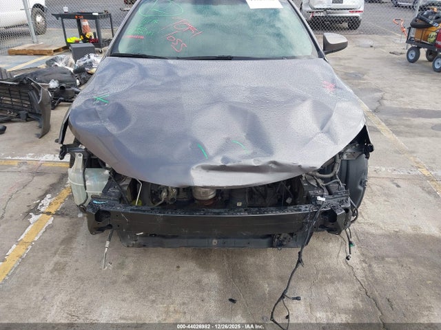 2017 Toyota Camry Le მანქანა იყიდება აუქციონზე, vin: 4T1BF1FK3HU634439, აუქციონის ნომერი: 44026982