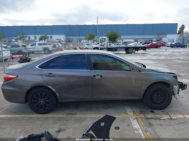 2017 Toyota Camry Le მანქანა იყიდება აუქციონზე, vin: 4T1BF1FK3HU634439, აუქციონის ნომერი: 44026982