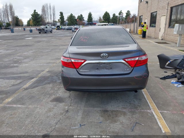 2017 Toyota Camry Le მანქანა იყიდება აუქციონზე, vin: 4T1BF1FK3HU634439, აუქციონის ნომერი: 44026982