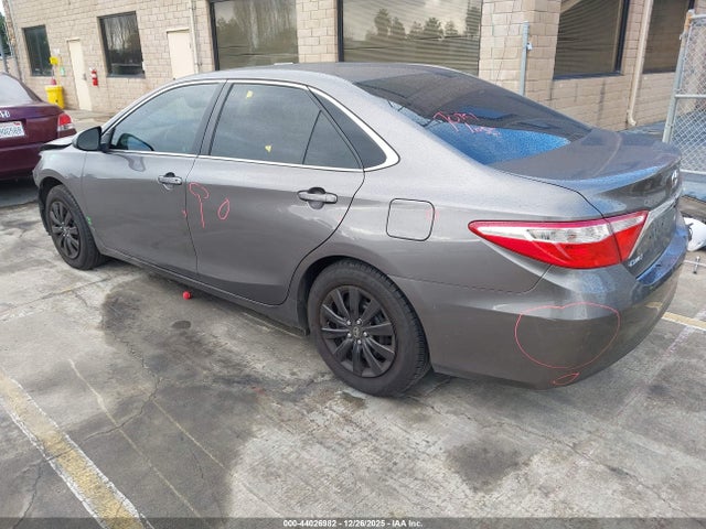 2017 Toyota Camry Le მანქანა იყიდება აუქციონზე, vin: 4T1BF1FK3HU634439, აუქციონის ნომერი: 44026982