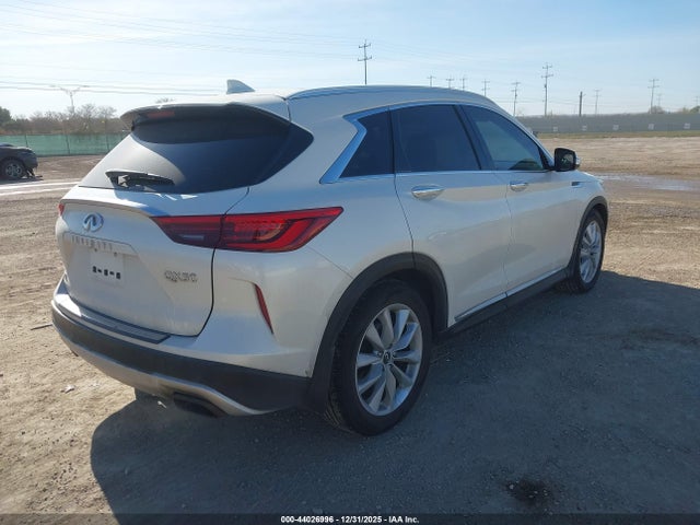 3PCAJ5M39KF126915 Infiniti Qx50 Essential