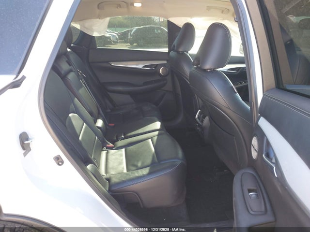 3PCAJ5M39KF126915 Infiniti Qx50 Essential