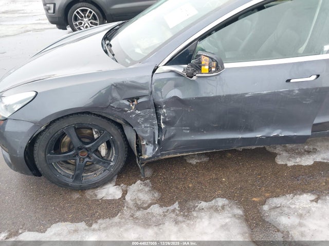 2019 TESLA MODEL 3 5YJ3E1EA9KF325661 Photo 5