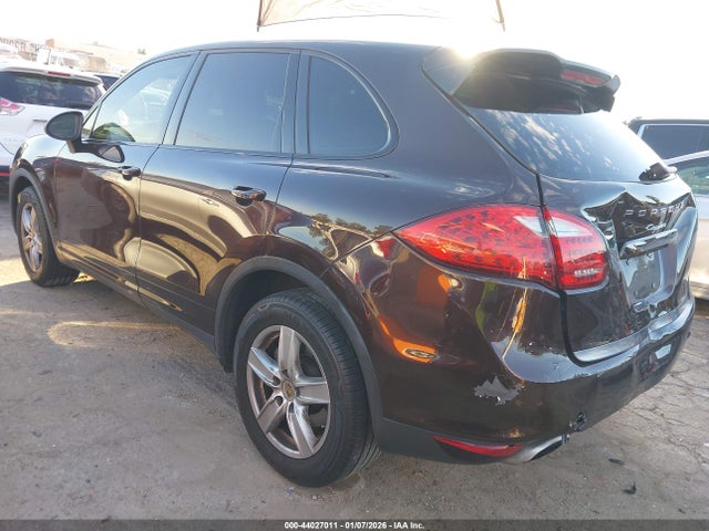 2014 PORSCHE CAYENNE WP1AA2A26ELA95696 Photo 2