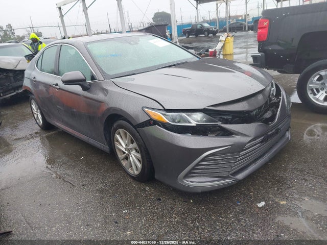 Toyota CAMRY LE 2023 4T1C11AK9PU123729 головне зображення