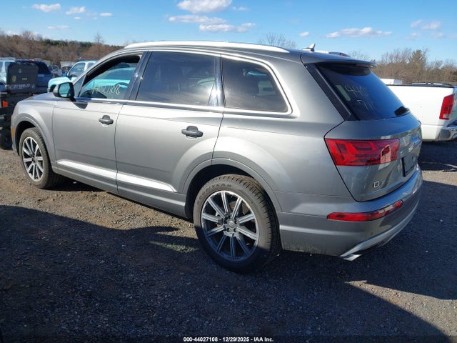 2017 AUDI Q7 WA1LAAF75HD016732 Photo 2