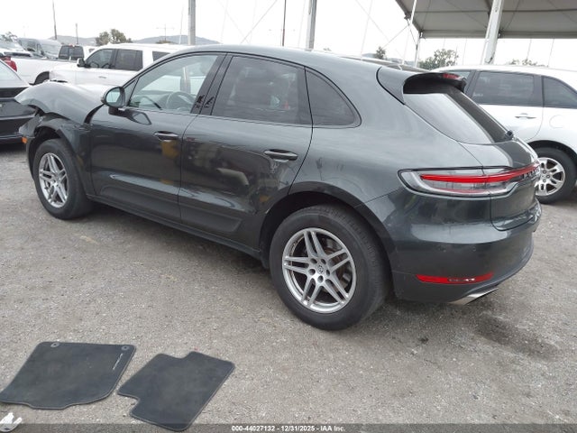 2021 PORSCHE MACAN WP1AA2A56MLB16071 Photo 2