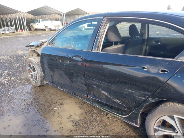 1HGCR2F30HA272040 Honda ACCORD LX