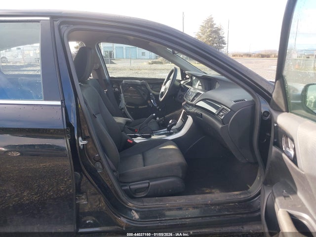 1HGCR2F30HA272040 Honda ACCORD LX