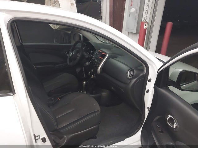 3N1CN7AP0EK447949 Nissan Versa 1.6 Sv