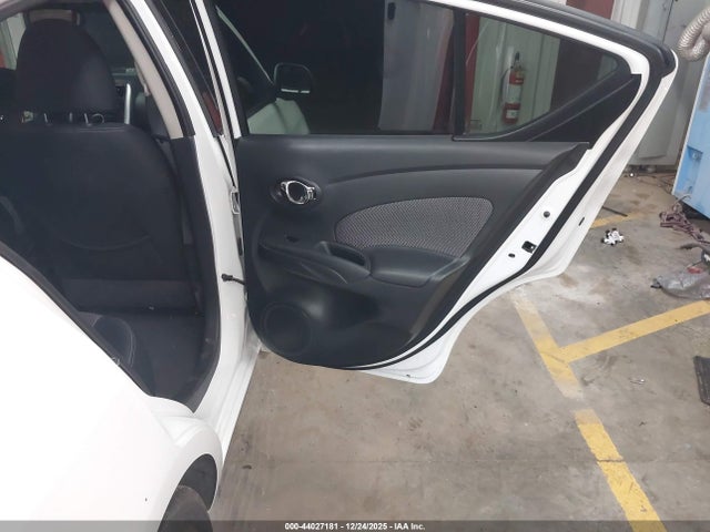 3N1CN7AP0EK447949 Nissan Versa 1.6 Sv
