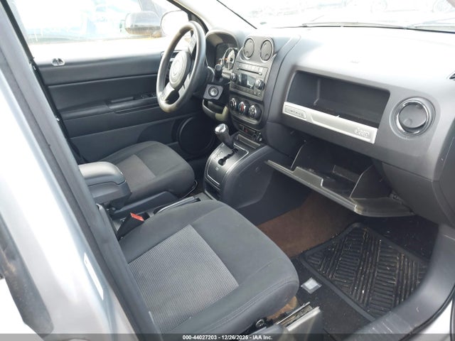 2014 Jeep Compass Sport მანქანა იყიდება აუქციონზე, vin: 1C4NJDBB4ED567529, აუქციონის ნომერი: 44027203