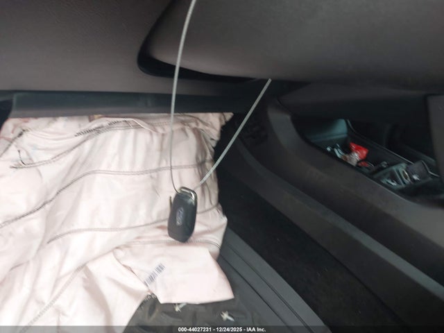 44027231 :رقم المزاد ، 3FA6P0H7XGR143240 vin ، 2016 Ford Fusion Se مزاد بيع