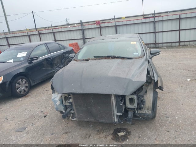 44027231 :رقم المزاد ، 3FA6P0H7XGR143240 vin ، 2016 Ford Fusion Se مزاد بيع