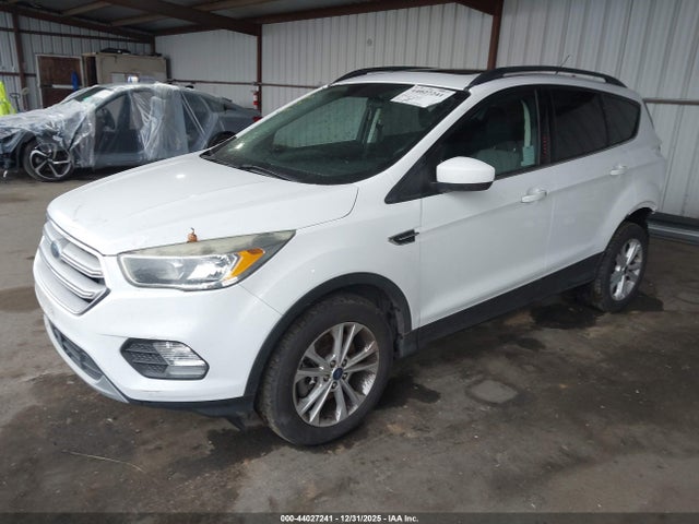 1FMCU9GD5JUA87155 Ford ESCAPE SE