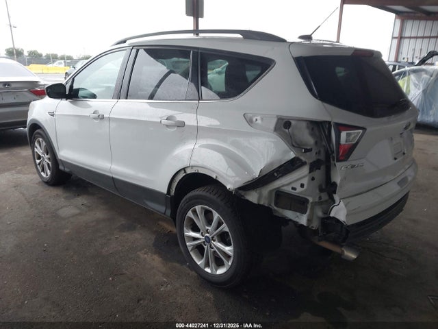 1FMCU9GD5JUA87155 Ford ESCAPE SE