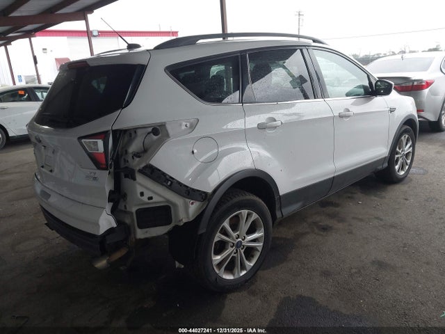 1FMCU9GD5JUA87155 Ford ESCAPE SE