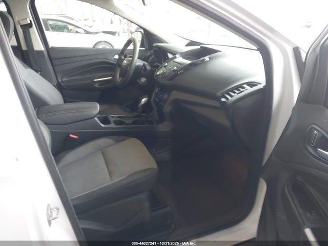 1FMCU9GD5JUA87155 Ford ESCAPE SE