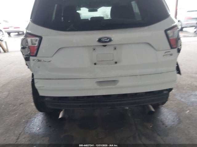 1FMCU9GD5JUA87155 Ford ESCAPE SE