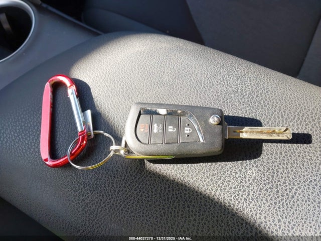 4T1C11BK8NU054639 Toyota Camry Le Awd