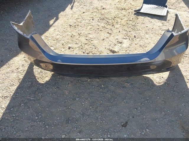 4T1C11BK8NU054639 Toyota Camry Le Awd
