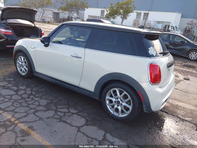 2017 MINI HARDTOP WMWXP7C55H2A45431 Photo 2
