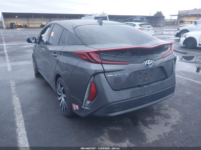Toyota Prius Prime Plus 2018 JTDKARFP9J3076525 Image 3