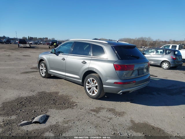2017 AUDI Q7 WA1LAAF70HD046429 Photo 2