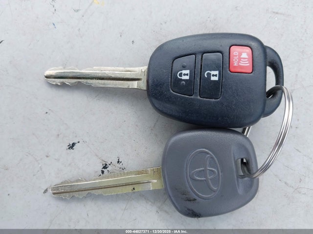 5TDZARFH1HS023589 Toyota Highlander Le