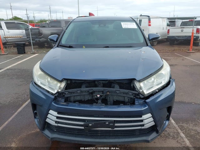 5TDZARFH1HS023589 Toyota Highlander Le