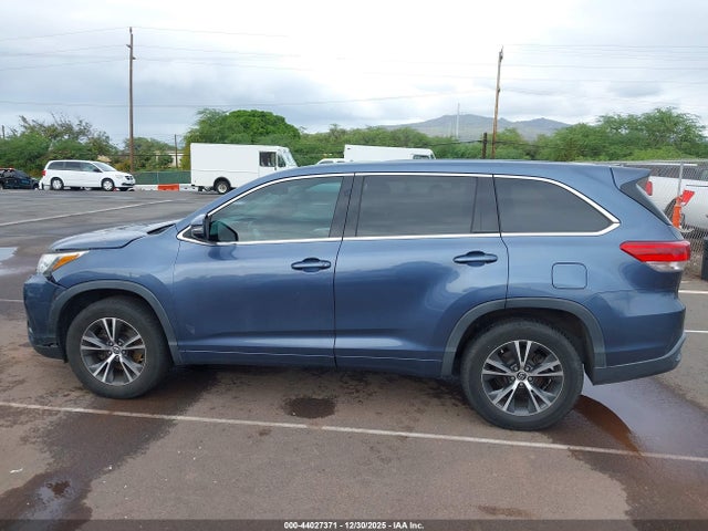5TDZARFH1HS023589 Toyota Highlander Le