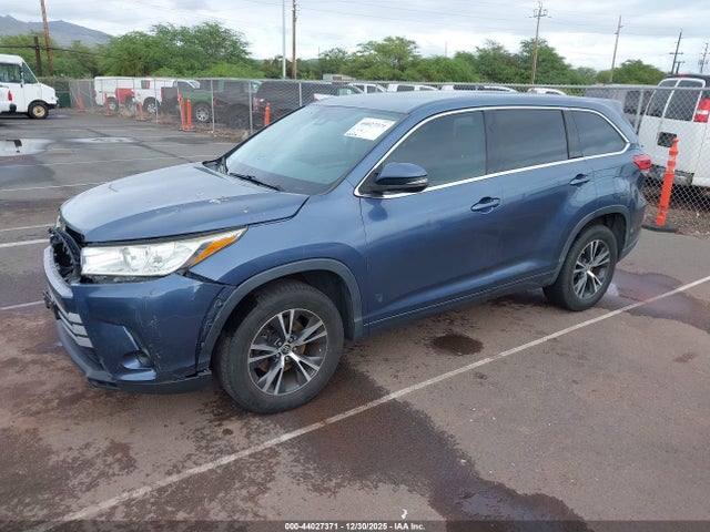 5TDZARFH1HS023589 Toyota Highlander Le
