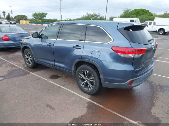 5TDZARFH1HS023589 Toyota Highlander Le