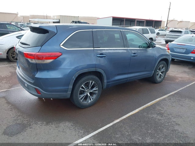5TDZARFH1HS023589 Toyota Highlander Le