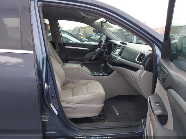 5TDZARFH1HS023589 Toyota Highlander Le