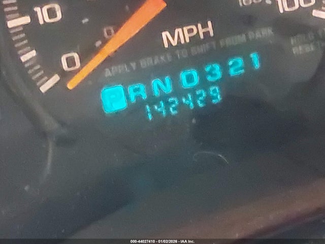 2000 Chevrolet Suburban 1500 Ls მანქანა იყიდება აუქციონზე, vin: 3GNFK16T0YG140933, აუქციონის ნომერი: 44027410