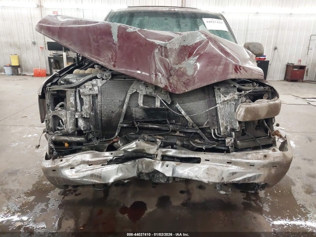 2000 Chevrolet Suburban 1500 Ls მანქანა იყიდება აუქციონზე, vin: 3GNFK16T0YG140933, აუქციონის ნომერი: 44027410