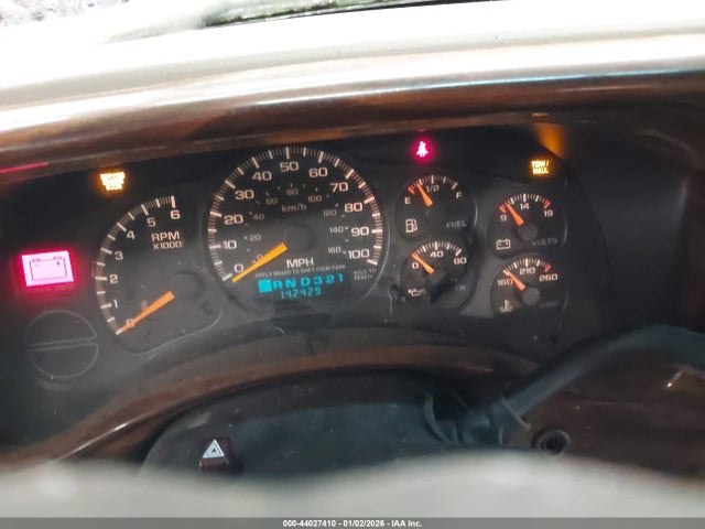 2000 Chevrolet Suburban 1500 Ls მანქანა იყიდება აუქციონზე, vin: 3GNFK16T0YG140933, აუქციონის ნომერი: 44027410