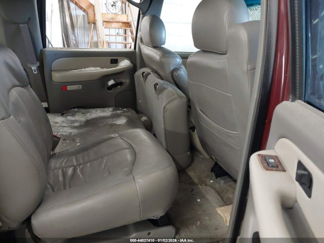 2000 Chevrolet Suburban 1500 Ls მანქანა იყიდება აუქციონზე, vin: 3GNFK16T0YG140933, აუქციონის ნომერი: 44027410