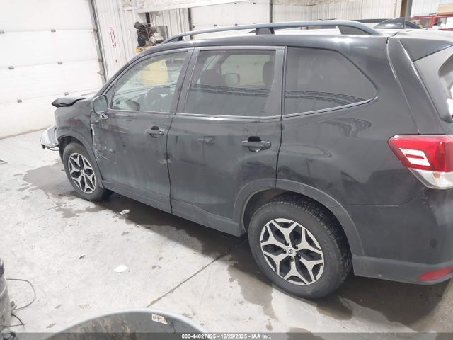 44027425 :رقم المزاد ، JF2SKAECXKH401122 vin ، 2019 Subaru Forester Premium مزاد بيع