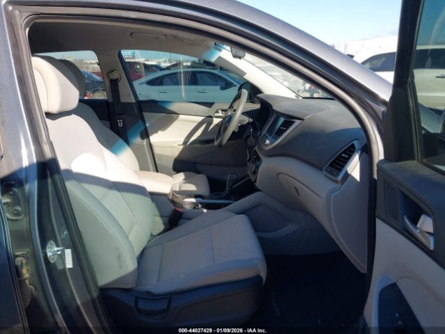 2018 HYUNDAI TUCSON KM8J33A41JU836162 Photo 4