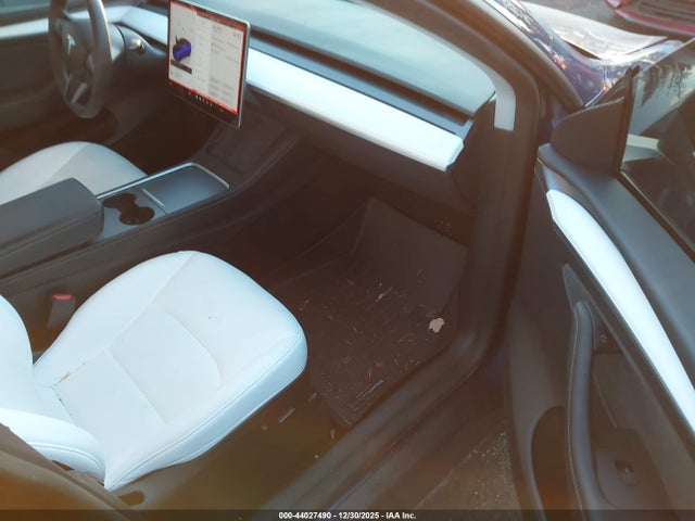 2024 TESLA MODEL Y 7SAYGDEE6RF982032 Photo 4