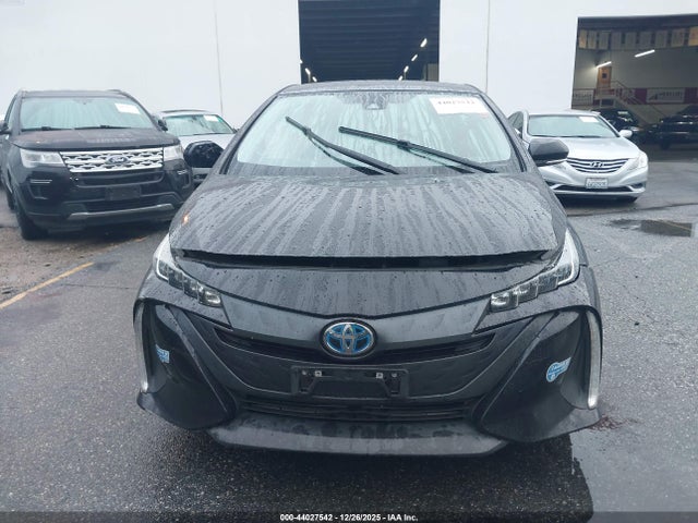 JTDKAMFP6N3202056 Toyota Prius Prime Xle